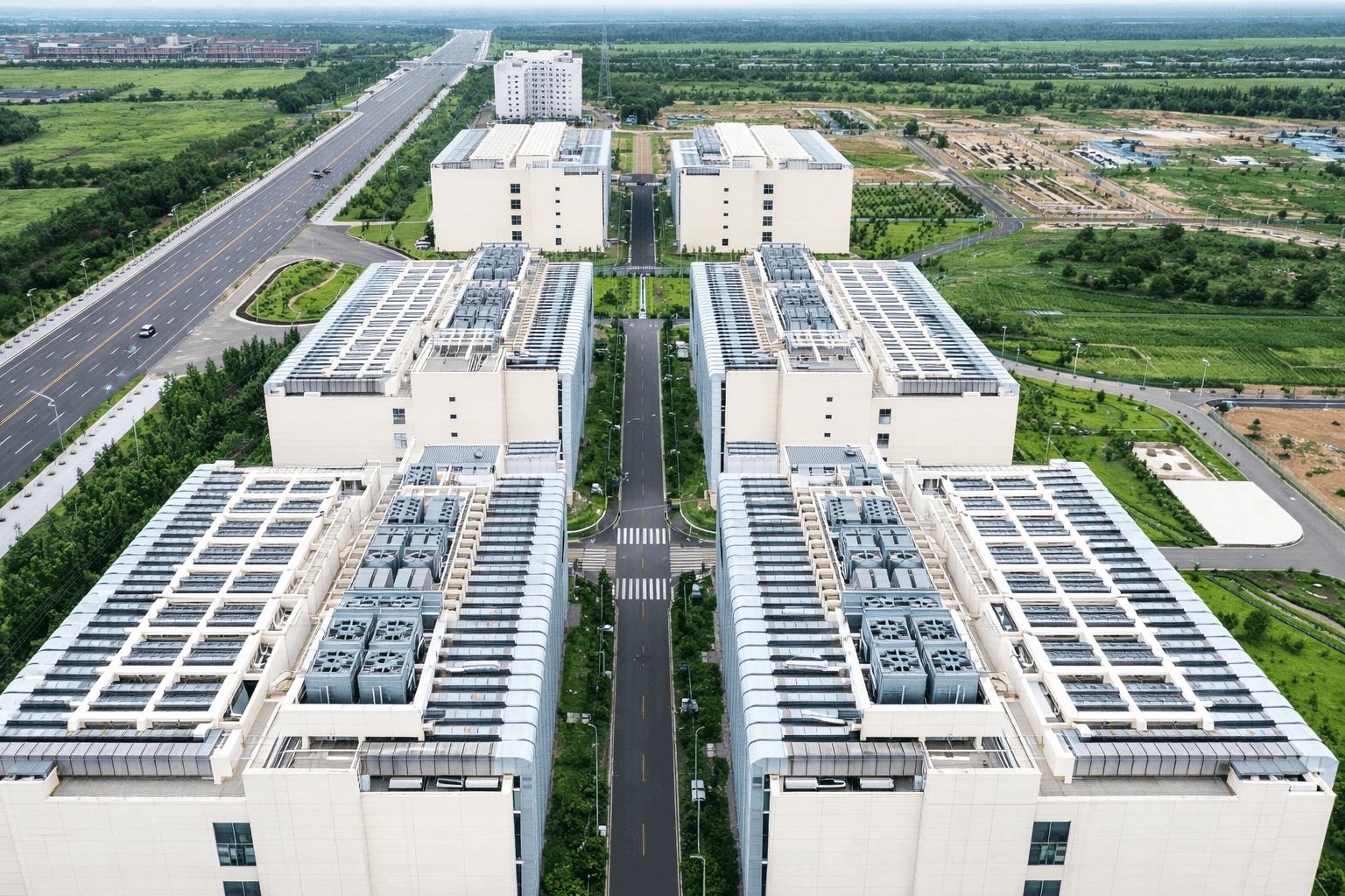 Top 5 Largest Data Center in The World 2025